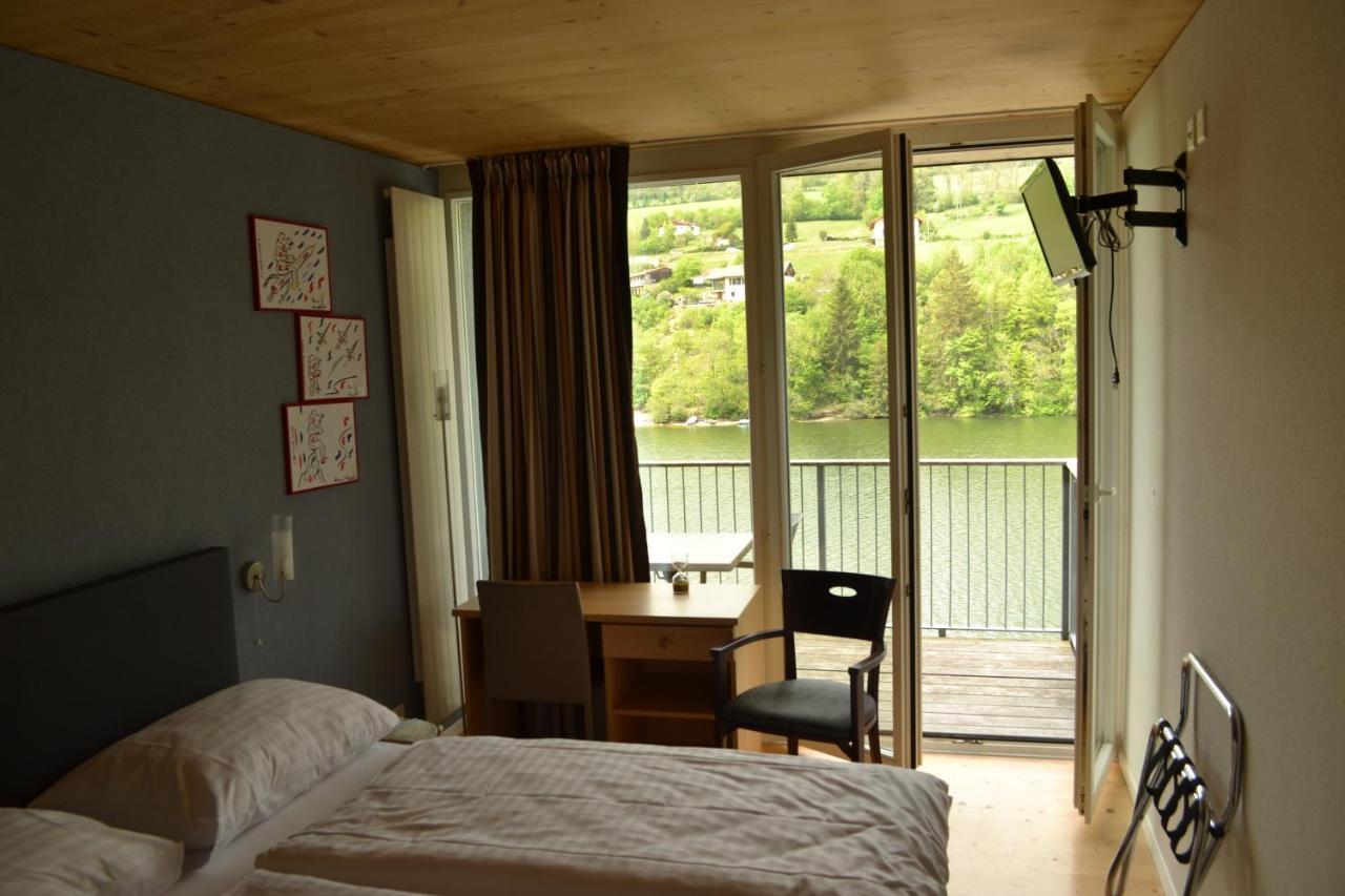 Hotel Les Rives Du Doubs Les Brenets Екстер'єр фото
