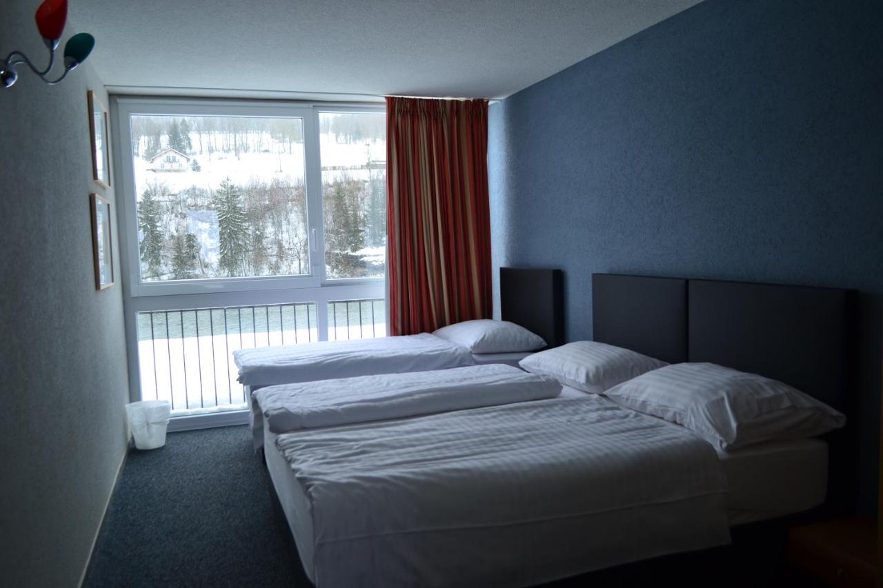 Hotel Les Rives Du Doubs Les Brenets Екстер'єр фото