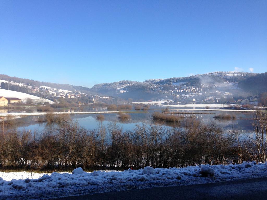 Hotel Les Rives Du Doubs Les Brenets Екстер'єр фото