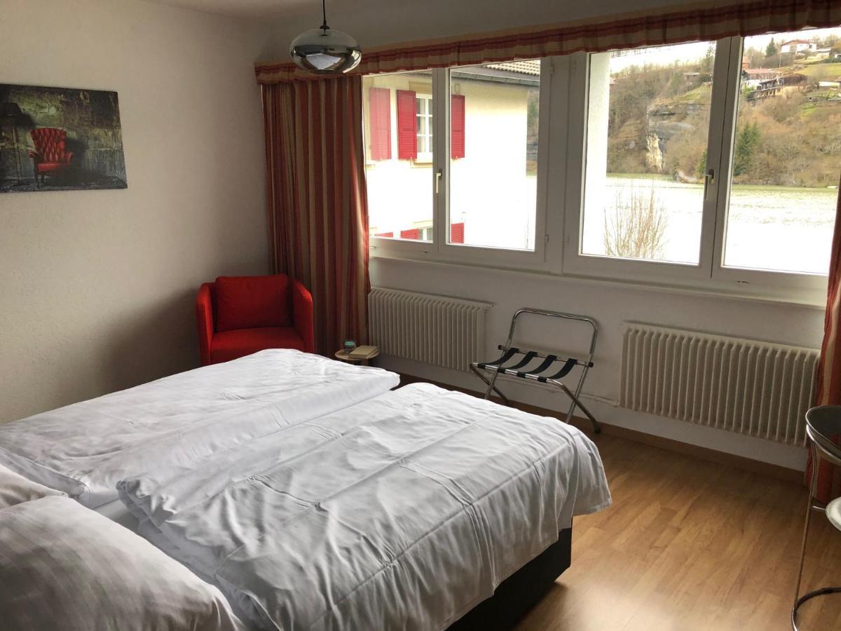 Hotel Les Rives Du Doubs Les Brenets Екстер'єр фото
