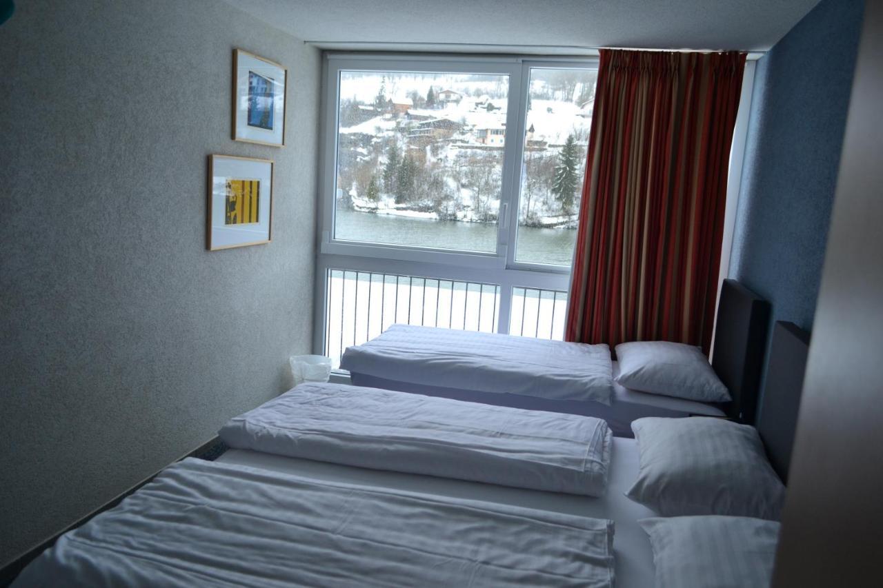 Hotel Les Rives Du Doubs Les Brenets Екстер'єр фото