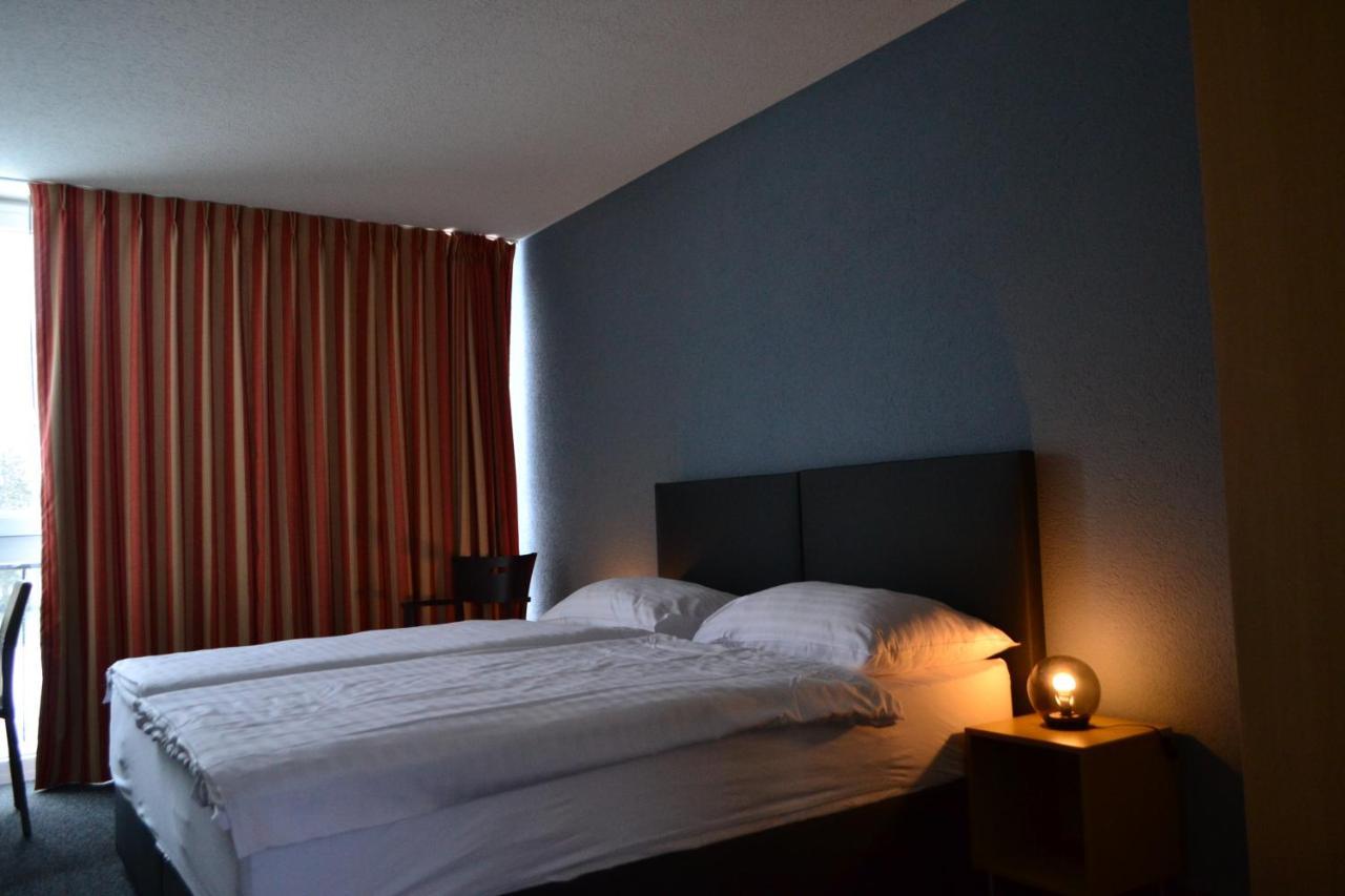 Hotel Les Rives Du Doubs Les Brenets Екстер'єр фото