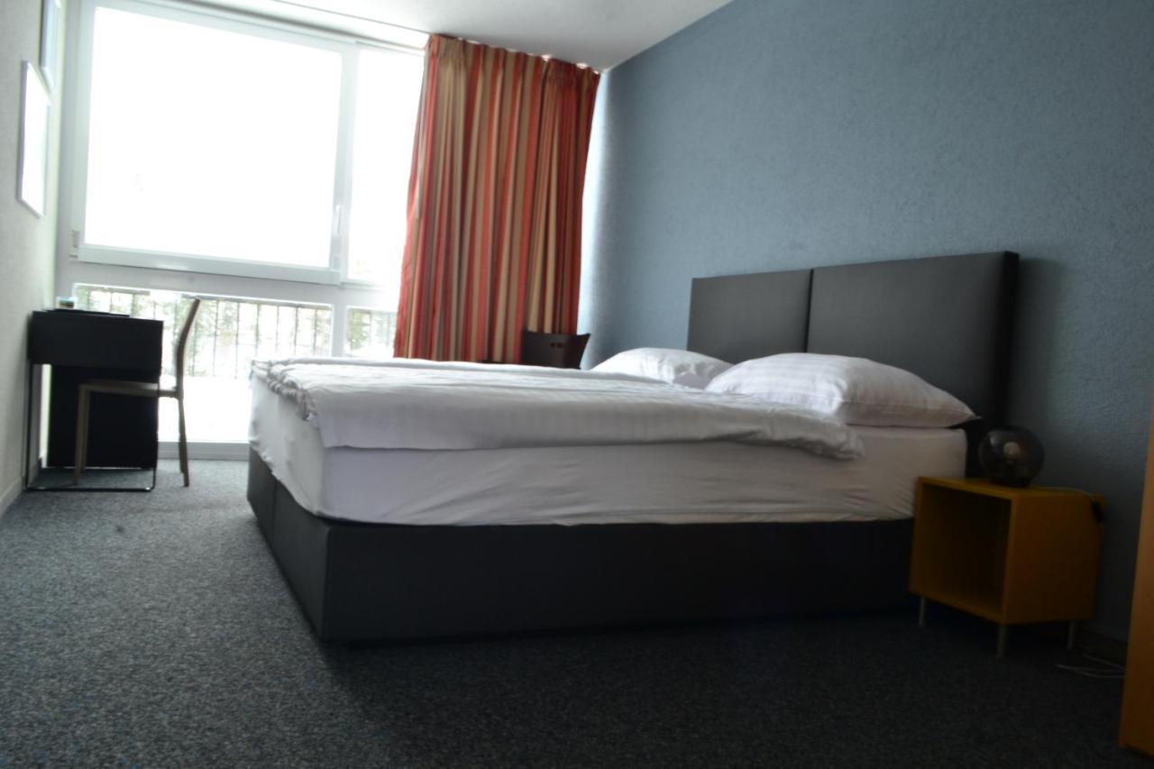 Hotel Les Rives Du Doubs Les Brenets Екстер'єр фото